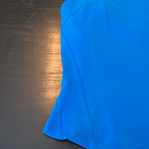 NWOT Lululemon tank top with built in bra. Size 4. Never worn. - Picture 3 of 5